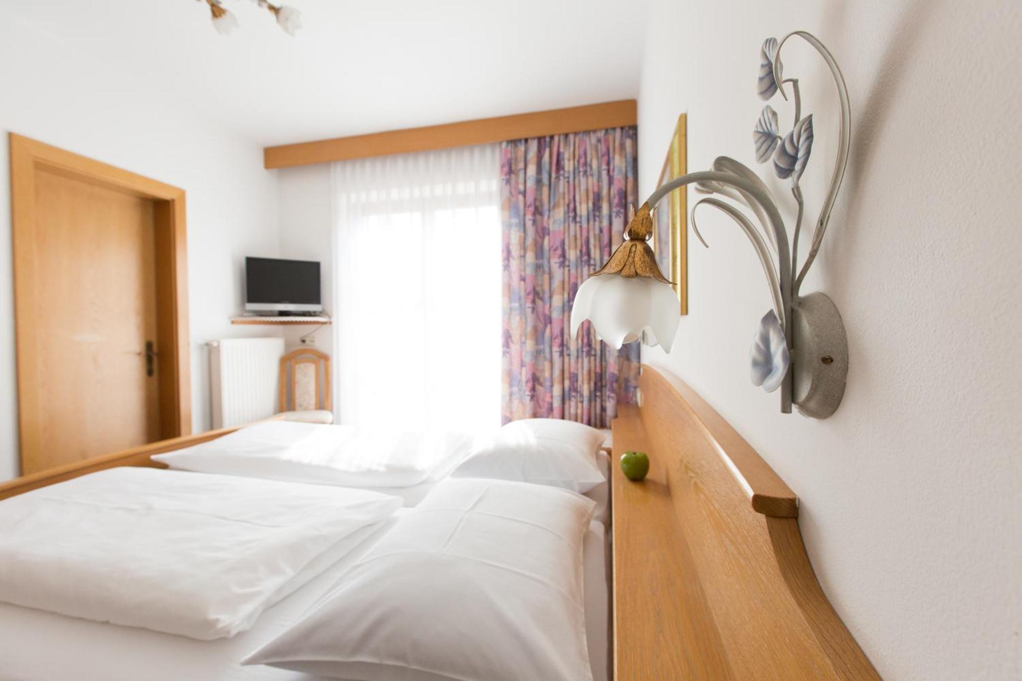 Linghof Bed & Breakfast Тироло Екстериор снимка
