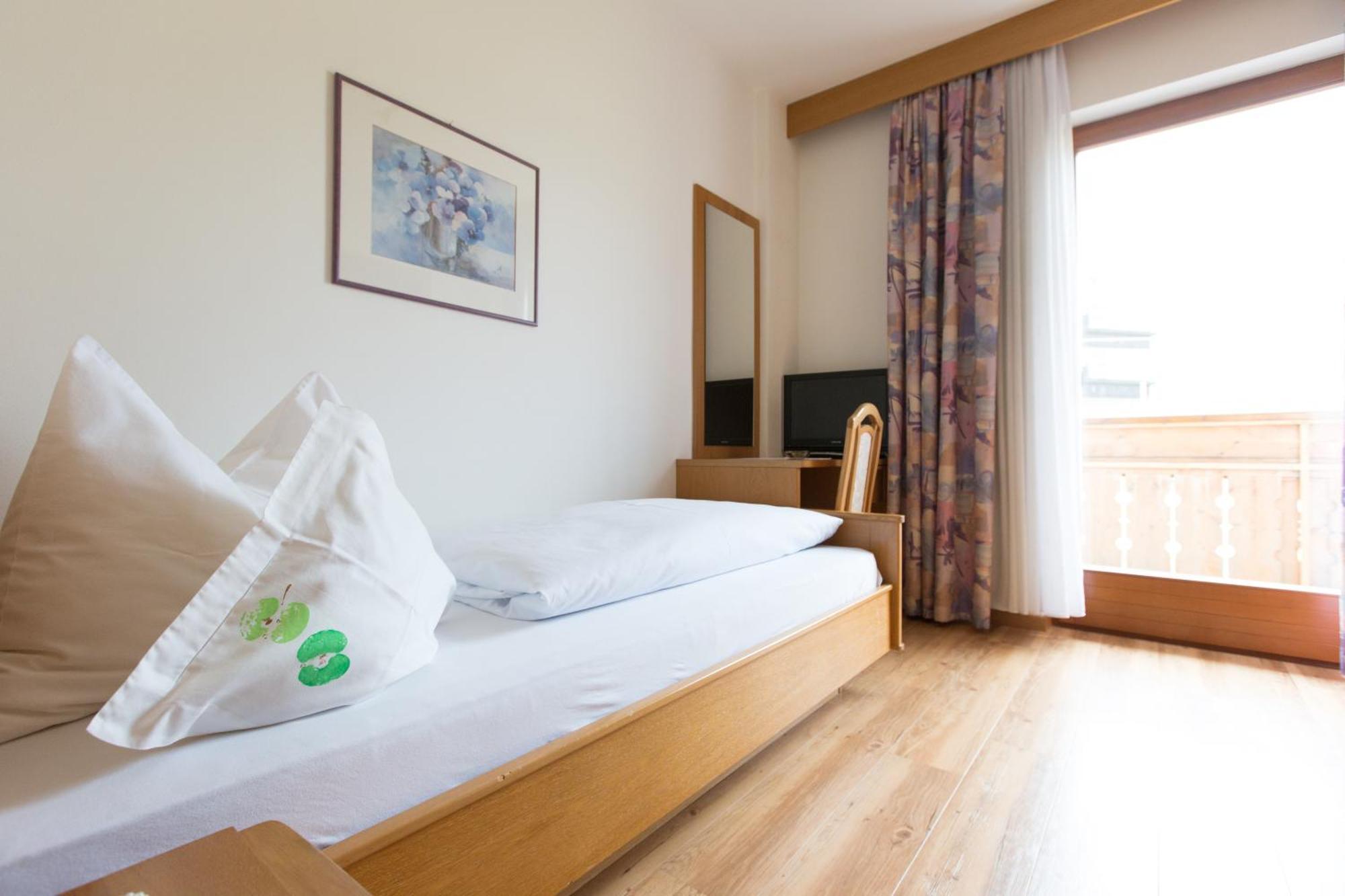 Linghof Bed & Breakfast Тироло Екстериор снимка